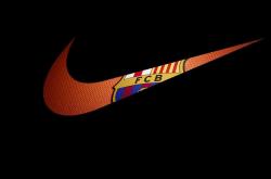 詹姆斯迎来十赛季出色发挥，中国队观众热烈欢呼！赛场气氛高涨